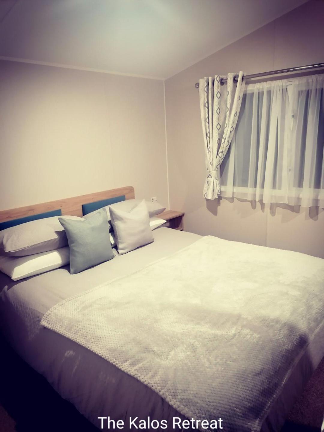 The Kalos Retreat - Hot Tub Lodge With Free 18 Hole Golf Course Swarland Ngoại thất bức ảnh